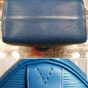 ❤Cyan Blue Louis Vuitton Epi Speedy 25